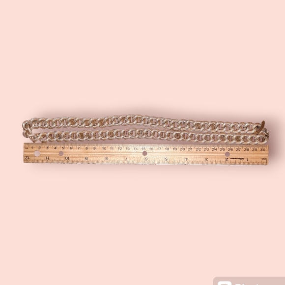 Gold vintage Avon large link chunky texture necklace with toggle clasp signed - Picture 8 of 8